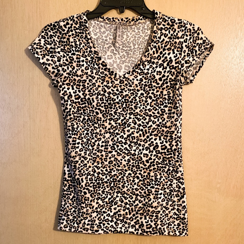 Heart & Hips Leopard Print V-Neck Tee - Size M